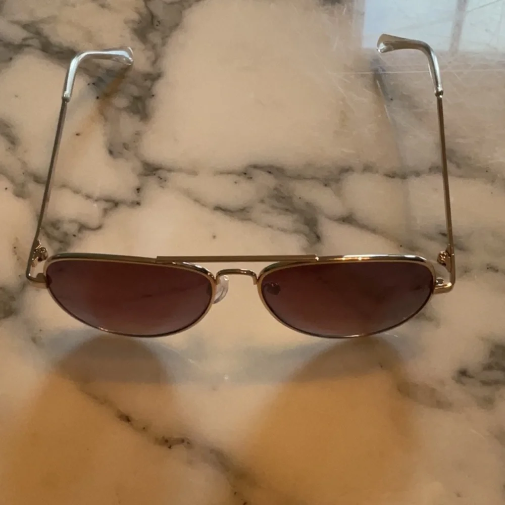 NWOT JCrew Gold Tone Aviator Sunglasses Brown Lenses Missing One Nose Shield